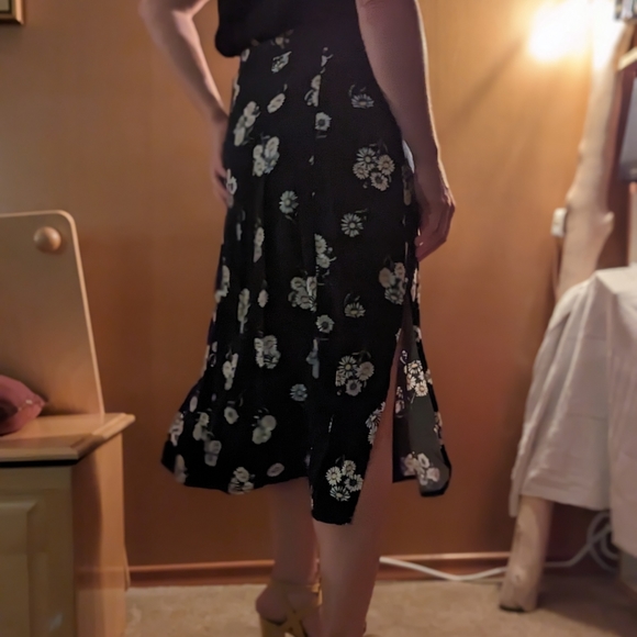 ❗3 for 20❗Floral skirt - Picture 4 of 9